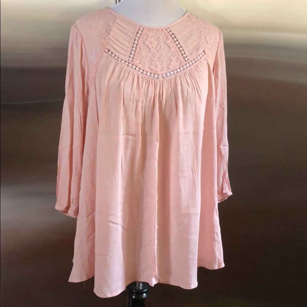 Liz Lange Blush Pink Flowy Top